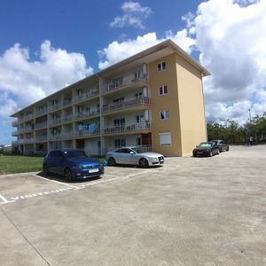 Location appartement 2 pièces, 51.90m², Fort-de-France - Photo 2