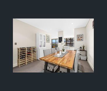 Stylish city sanctuary designed for entertaining - Photo 6