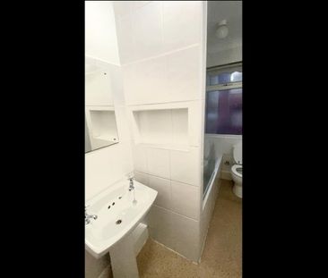 4 Bed Terraced House, Cross Green Lane, LS9 - Photo 3