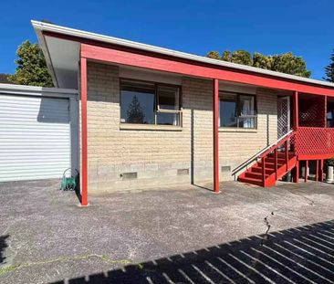 Three Bedroom Family Home In A Convenient Location - Photo 2