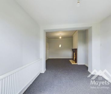 4 bedroom semi-detached house to rent - Photo 3