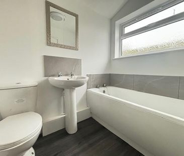 3 bedroom end of terrace house to rent - Photo 6