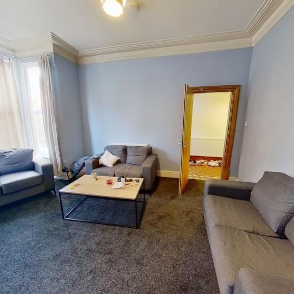 5 bedroom house to rent - Photo 1