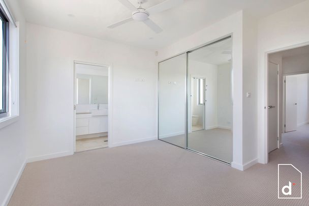 Executive Living In Thirroul - Photo 1