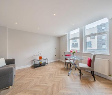 2 bedroom flat to rent - Photo 2