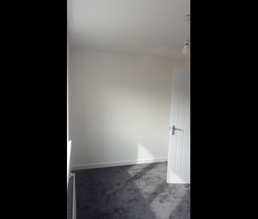 3 Bed Terraced House, Paragon Way, CV6 - Photo 3