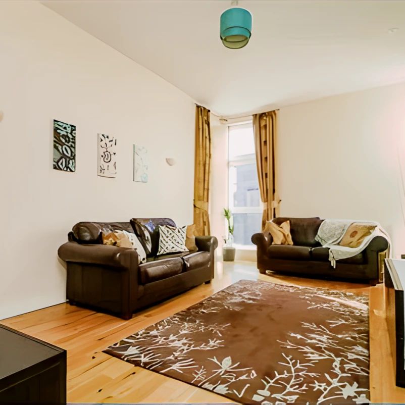 3 bed 2 bath - Photo 1