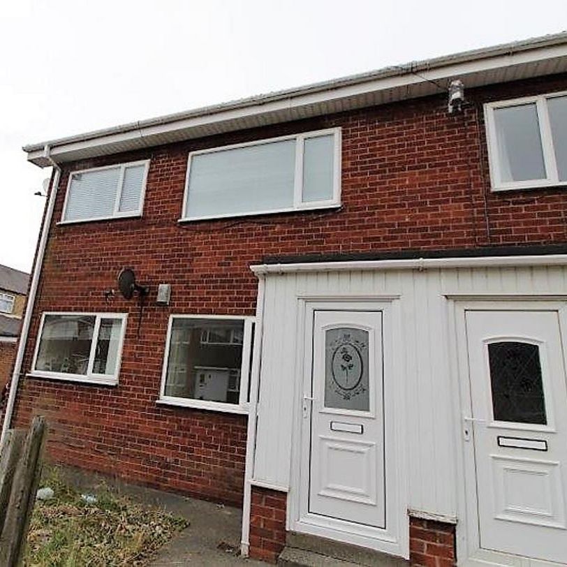 2 bedroom ground floor flat to rent - Photo 1