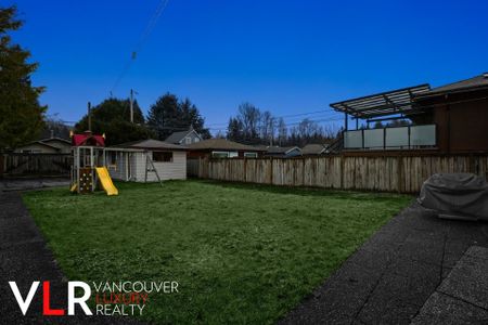 722 East 17th Street - Photo 5