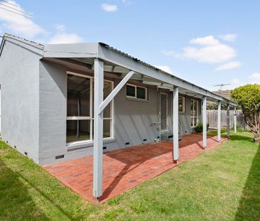 Fresh, Private & Perfectly Positioned - Photo 4