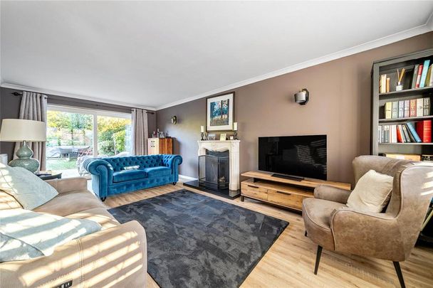 5 bedroom detached house to rent - Photo 1