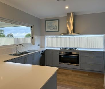 Modern Family Home for Lease - Photo 4