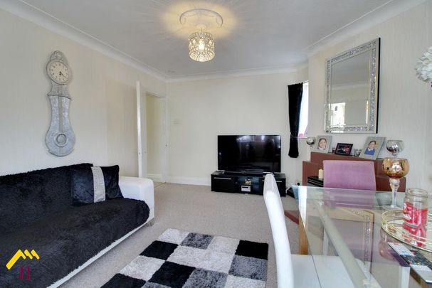 3 bedroom flat to rent - Photo 1