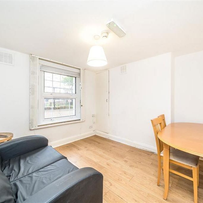 6 bedroom terraced house to rent - Photo 1