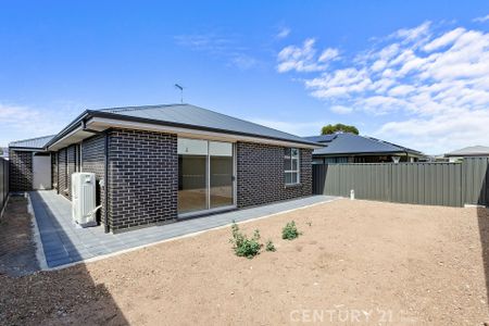 Modern Brand-New Family Home Ready to Welcome Its First Tenants&excl; - Photo 4