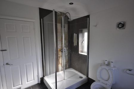 2 bedroom semi-detached house to rent - Photo 4