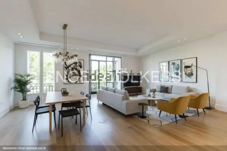 Alquiler de piso en Almagro - Photo 2