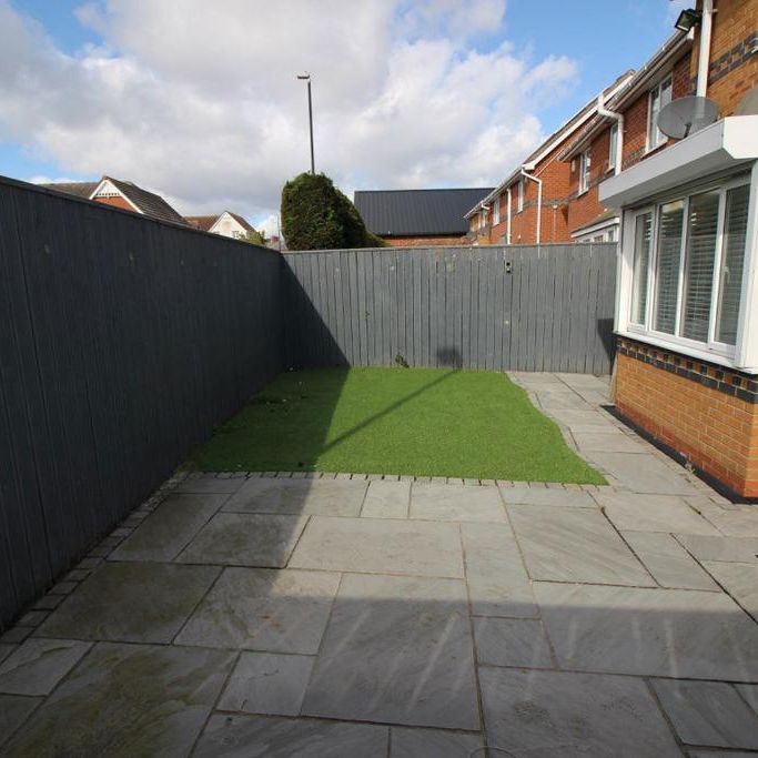 4 bedroom property to rent - Photo 1