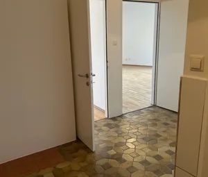 Helle 2-Zimmer-Wohnung mit neuwertiger Küche - Top-Öffi-Anbindung in 1200 Wien - Photo 3