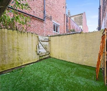 5 bedroom terraced house to rent - Photo 1