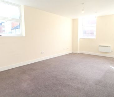 Union Terrace, Aldershot, GU11 - Photo 6