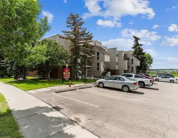 Cedar Ridge - 1 Bedroom 1 Bathroom | 135 Lynnview Road Southeast, Calgary - Photo 1