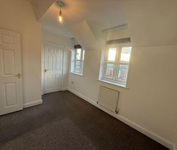 2 bedroom semi-detached house to rent - Photo 3