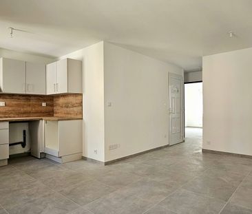 Location Appartement 3 pièces 47m² GONFARON 83590 - Photo 2