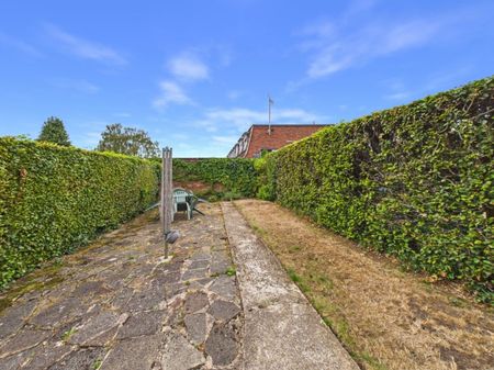 Chalfont Avenue, Amersham, Buckinghamshire,HP6 - Photo 5