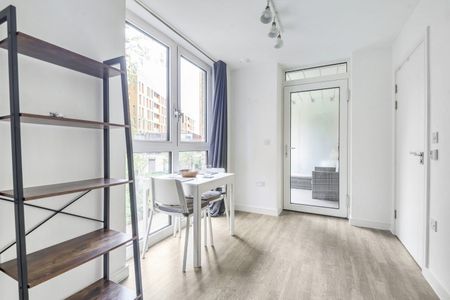 Telegraph Avenue, London, SE10 - Photo 3