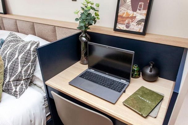 Studio to rent - Photo 1