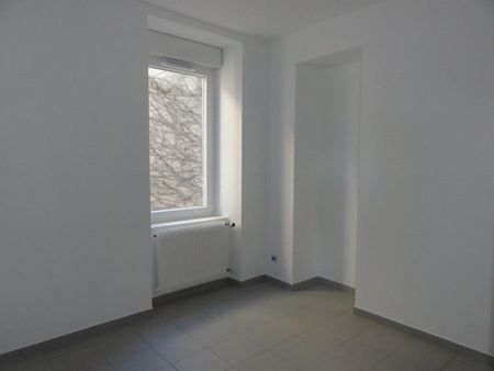 Location Appartement 2 pièces 43m² LE CREUSOT 71200 - Photo 3