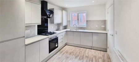 3 bedroom semi-detached house to rent - Photo 5