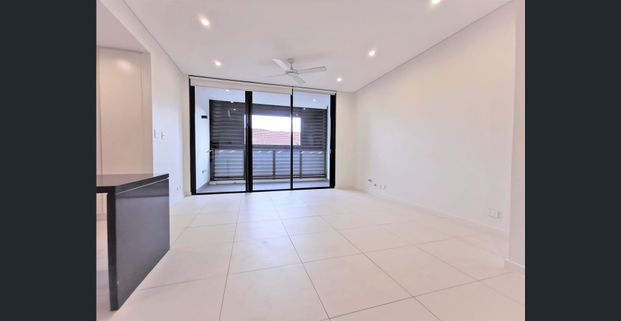 Modern 2-bedroom apartment - Photo 1