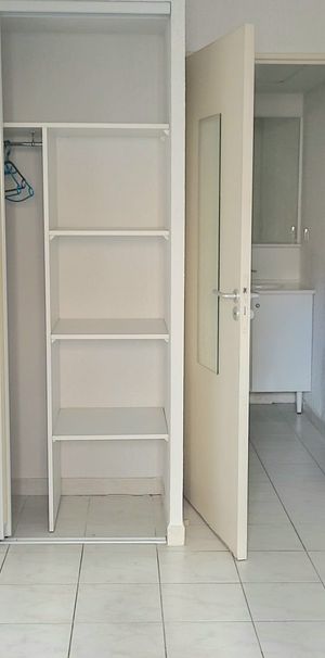 Location Appartement 2 pièces 35m² MARSEILLE 5ème - Photo 1