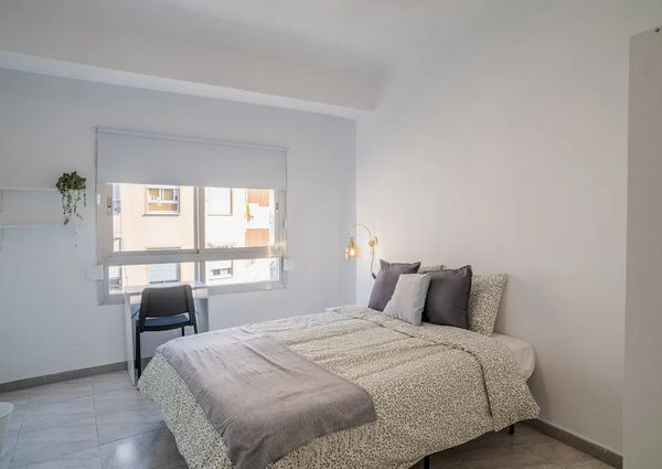 Carrer de Sant Lluís Bertran, Torrent, Valencian Community 46900