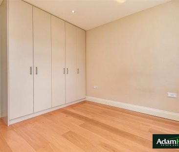 4 bedroom semi-detached house to rent - Photo 4