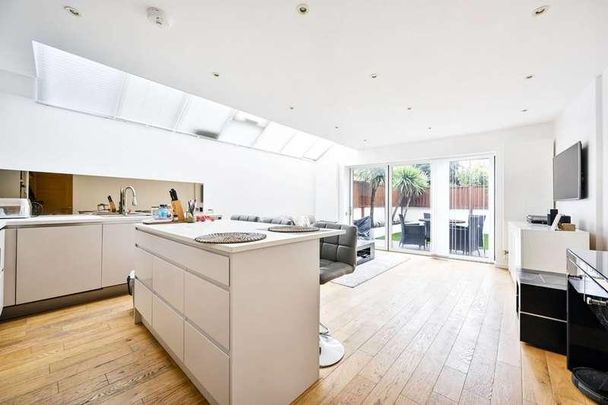 Tamworth Street, Fulham, SW6 - Photo 1