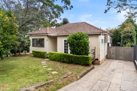 17 Wallawa Avenue, Engadine NSW 2233 - House For Rent | Domain - Photo 3