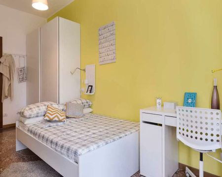 Viale Giovanni Vicini, Bologna, Emilia-Romagna 40134 - Photo 2