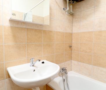 Pronájem bytu 1+1 25 m², Hradec Králové - Fotografie 1