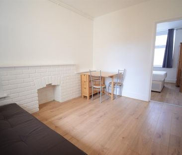 1 bedroom ground floor flat to rent - Photo 2