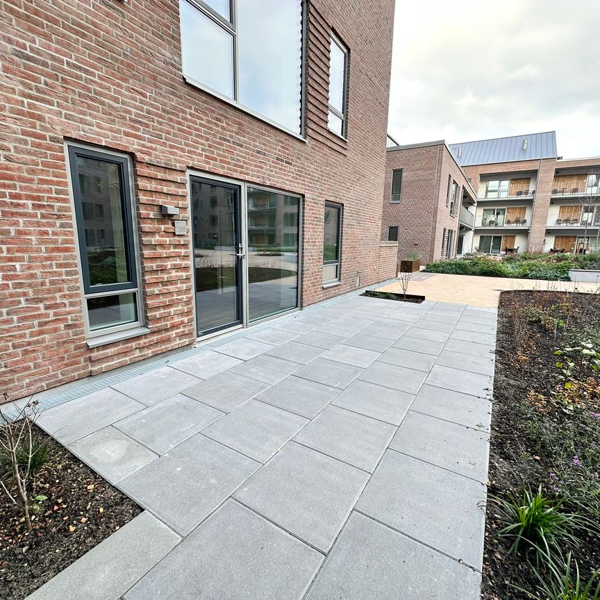 Lys 4-værelses lejlighed med altan i Nørresundby - Foto 1