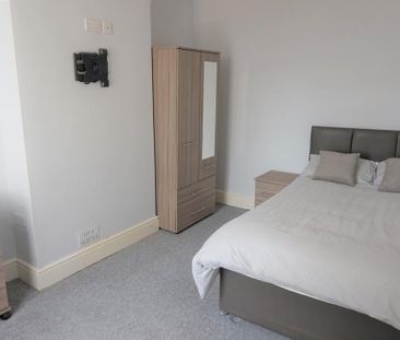 1 bedroom in a house share to rent - Photo 3