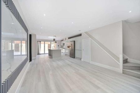 Yeomans Mews, Whitton, TW7 - Photo 4