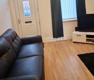 2 bedroom terraced house to rent - Photo 2