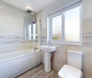 3 bedroom semi-detached house to rent - Photo 6