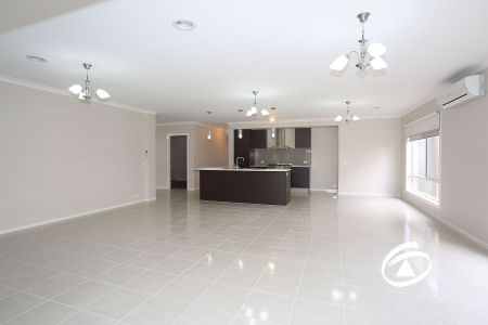 5 Featherbrook Circuit, 3977, Cranbourne North Vic - Photo 2