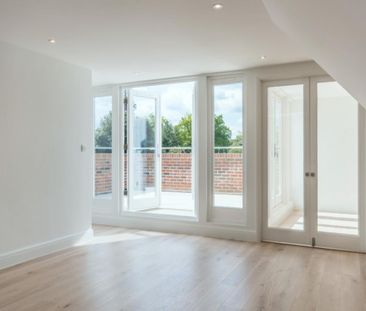 2 King Georges Walk, 5 High Street, Esher, Surrey, KT10 - Photo 5