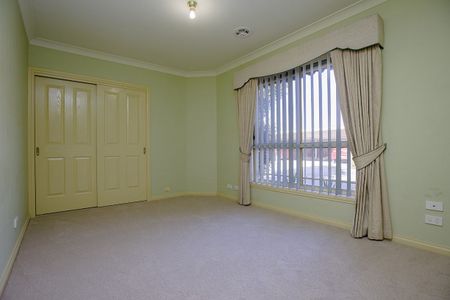 Not To Be Missed! - Photo 2